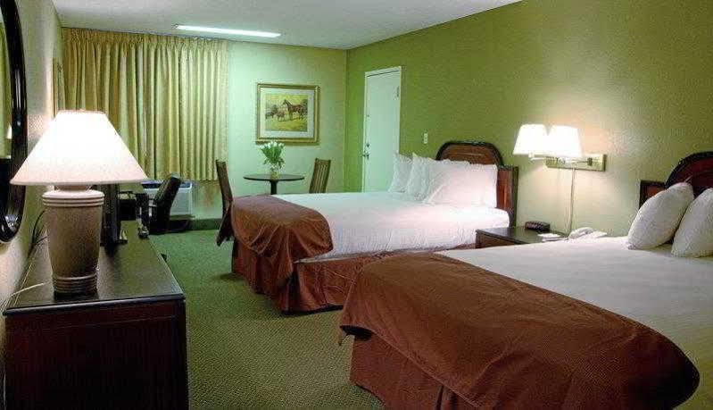 Best Western Shelbyville Lodge Esterno foto